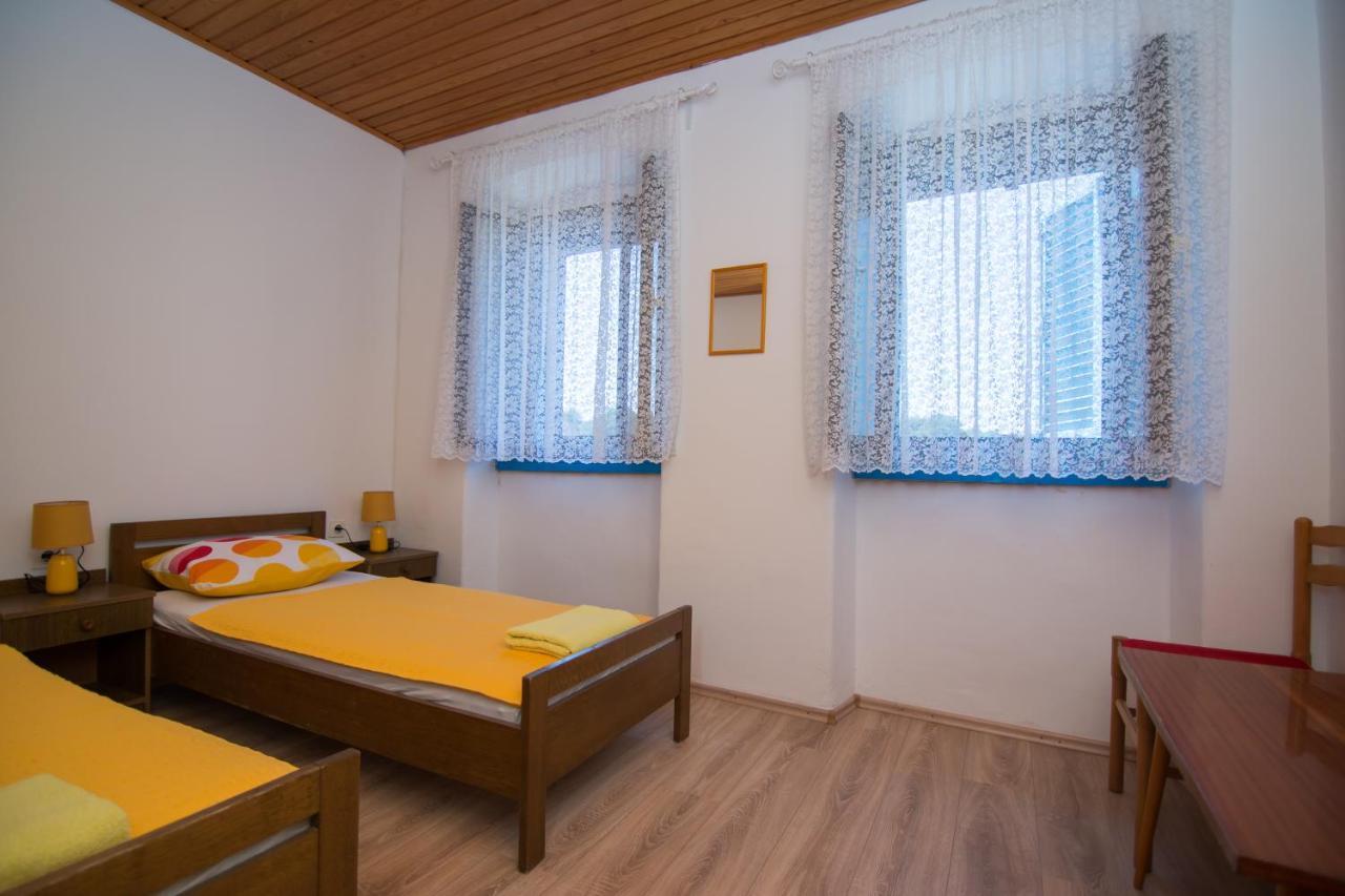 Hostel Flora Mali Lošinj Quarto foto